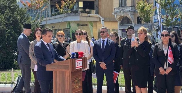 Kıbrıs Barış Hareketi'nin 51. Yılı Taksim'de Kutlandı