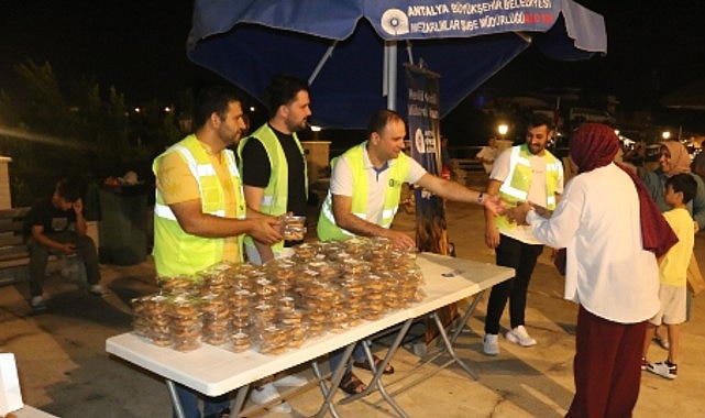 Büyükşehir'den Mevlit Kandili İkramı