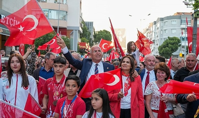 Gaziemir'de Zafer Coşkusu Işın Karaca ile Yükselecek