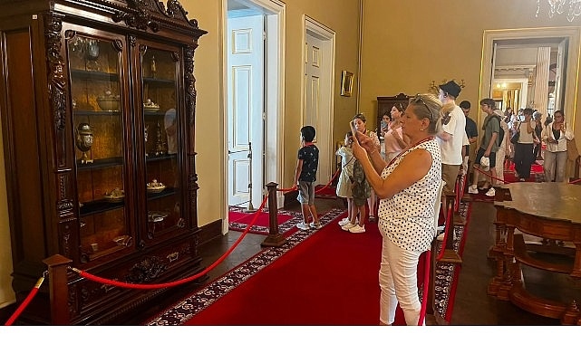 Maltepe Halkı Dolmabahçe Sarayı'nı Ziyaret Etti