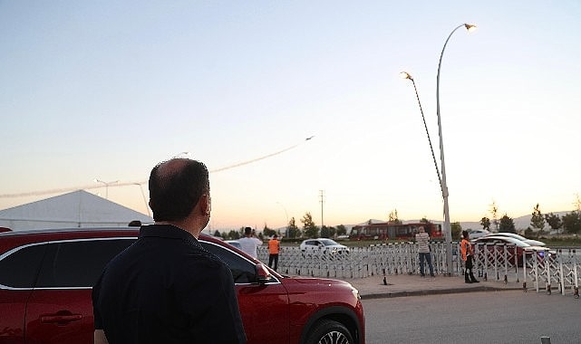 Başkan Altay, Türk Yıldızları Gösterisini İzledi
