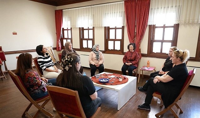 Osmangazi'de Meme Kanseri Farkındalığı İçin Yas Çemberi